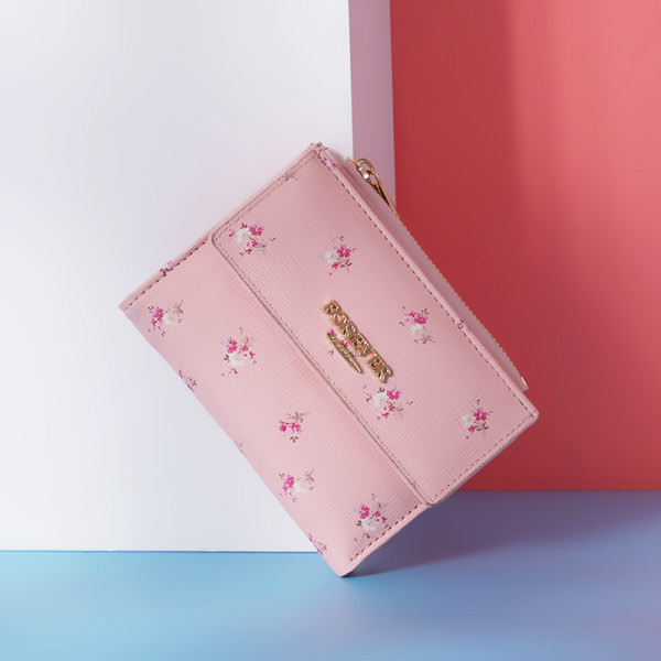 Kis női pénztárca virágmintával
