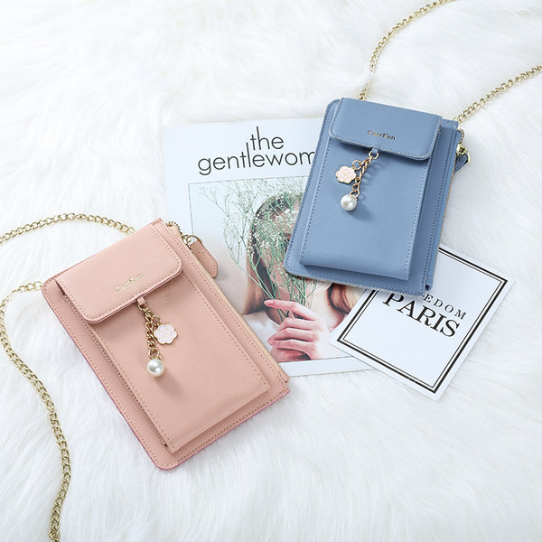 Γυναικείο πορτοφόλι με πέρλες και μεταλλικά στοιχεία