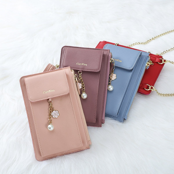 Γυναικείο πορτοφόλι με πέρλες και μεταλλικά στοιχεία