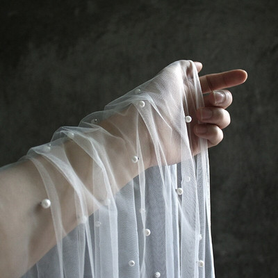 Elegantiškas vestuvių gimtadienio vakarėlis, perlų staltiesės dekoras