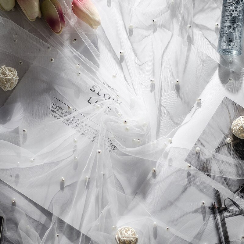 Elegantiškas vestuvių gimtadienio vakarėlis, perlų staltiesės dekoras