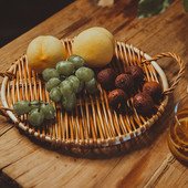 Ratanový úložný podnos, tkaný piknikový kôš, ovocné občerstvenie, prenosné úložné košíky, stolový servírovací podnos s rukoväťou.