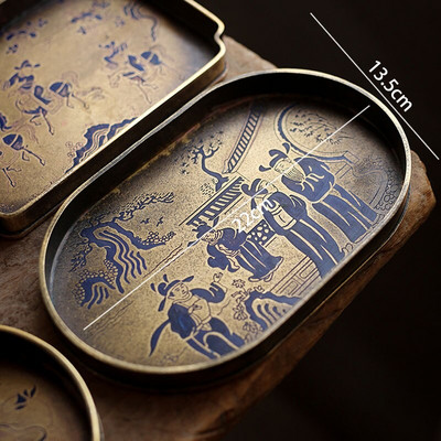 Európai sárgaréz tárolótálca Retro virágos domborműves dekoratív hálószoba kozmetikai tartály Otthoni dohányzóasztal asztali teáscsésze rendszerező