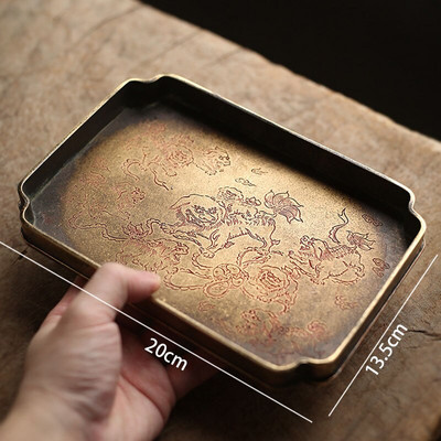 Európai sárgaréz tárolótálca Retro virágos domborműves dekoratív hálószoba kozmetikai tartály Otthoni dohányzóasztal asztali teáscsésze rendszerező
