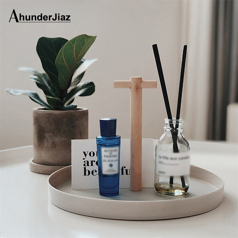 Tavă nordică rotundă din plastic pentru bijuterii Camera de zi Bucătărie Decor pentru uz casnic Tavă pentru depozitare articole cosmetice cu mâner din lemn masiv