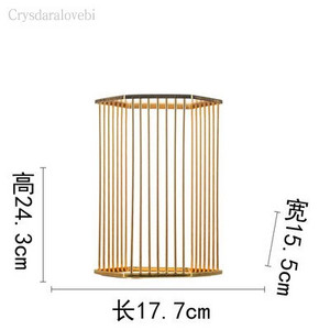 Auksinės kaltinės geležies desertų dėklas Desertų vaisių padėklas Pradžia Kūrybinis svetainės tortų dėklas Kūrybinis stendas