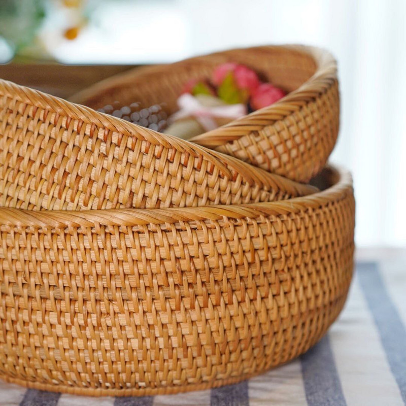 Sandėliavimo padėklas su medine rankena Rankų austo rotango apvalus pintas krepšelis duonos maisto lėkštė Vaisių pyrago lėkštė vakarienės patiekimo padėklas