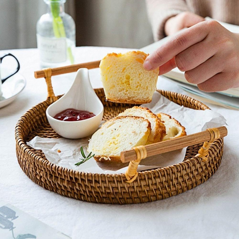 22-28 cm ratanový ručne tkaný okrúhly servírovací podnos na potraviny s drevenými rúčkami, prútený košík, drevený podnos na ovocný chlebník