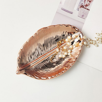 Keraminis auksinis dėklas Šiaurės šalių valgomojo lėkštės lapams papuošalams laikymo padėklas Dekoratyvinis vaisių pyragas Užkandžių lėkštė Namų apdaila