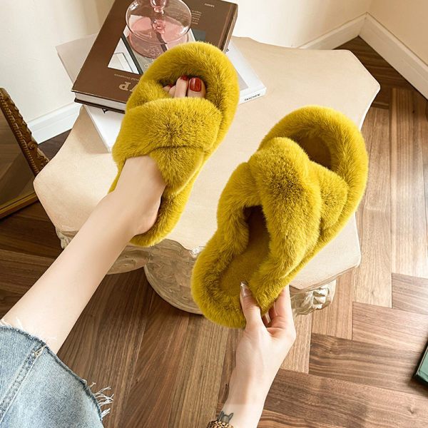 Női pehelypapucsok új modellje több színben