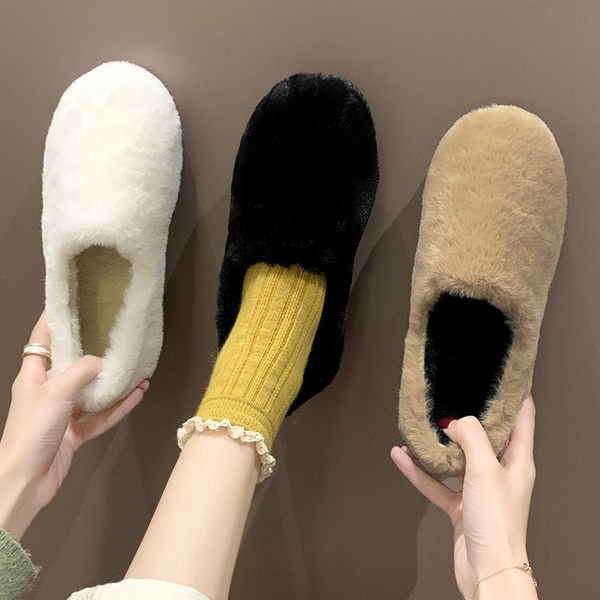 Naujo modelio moteriškos pūkinės šlepetės su metaline sagtimi