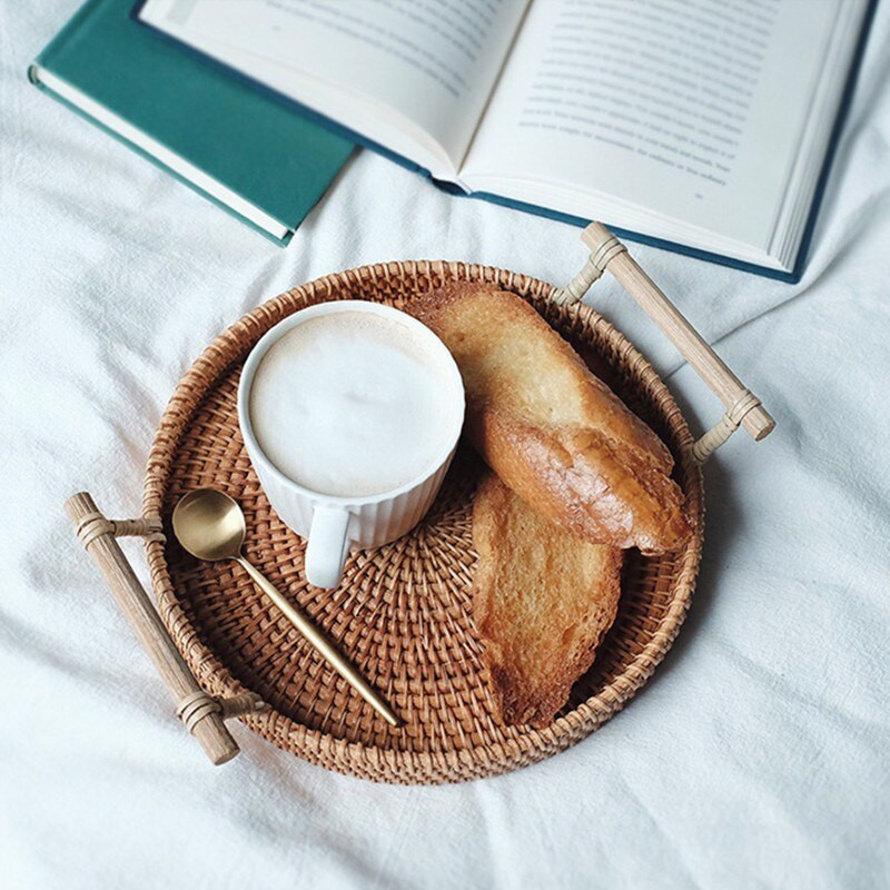 Kézzel szőtt rattan tárolótálca fából készült fogantyúval, kerek fonott kosár kenyér ételtál Gyümölcs tortatál Vacsora tálaló