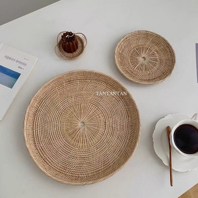 Lelkipásztori stílusú koreai rattan gyümölcskenyér tálca tárolótálca, kézzel szőtt fényképes kellékek otthoni dekoráció asztali díszek