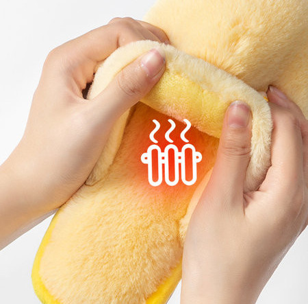 Šiuolaikinės moteriškos pūkinės šlepetės su siuvinėjimais