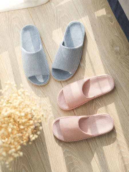 Dryžuotos rudens-žiemos šlepetės