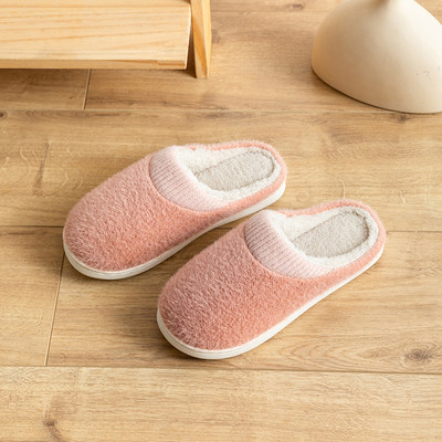 Jauna modeļa sieviešu čības ar plakanu zoli