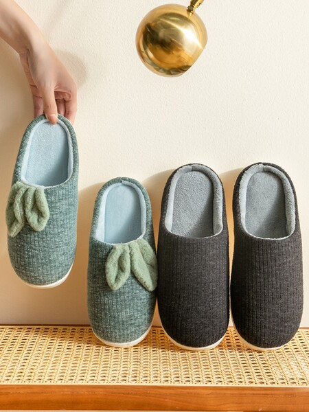 Jauna modeļa sieviešu čības ar plakanu zoli