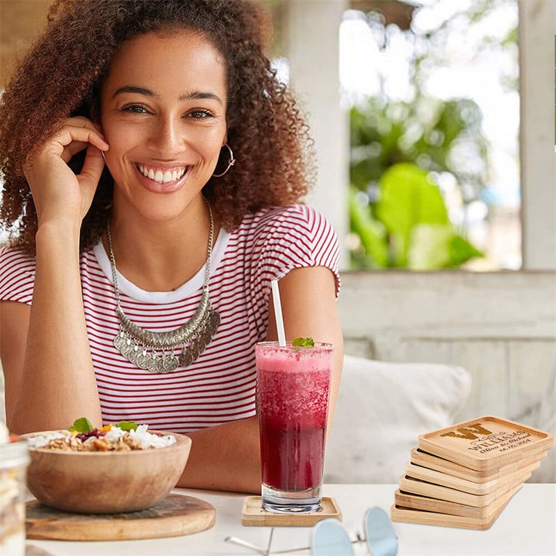 Персонализирана подложка за напитки Парти за годишнина Housewarming Декорация на маса Квадратни бамбукови подложки Персонализирани поставки за чаши Подаръци