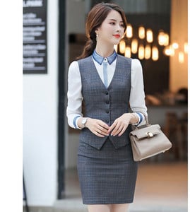 Moderno žensko odijelo sive boje