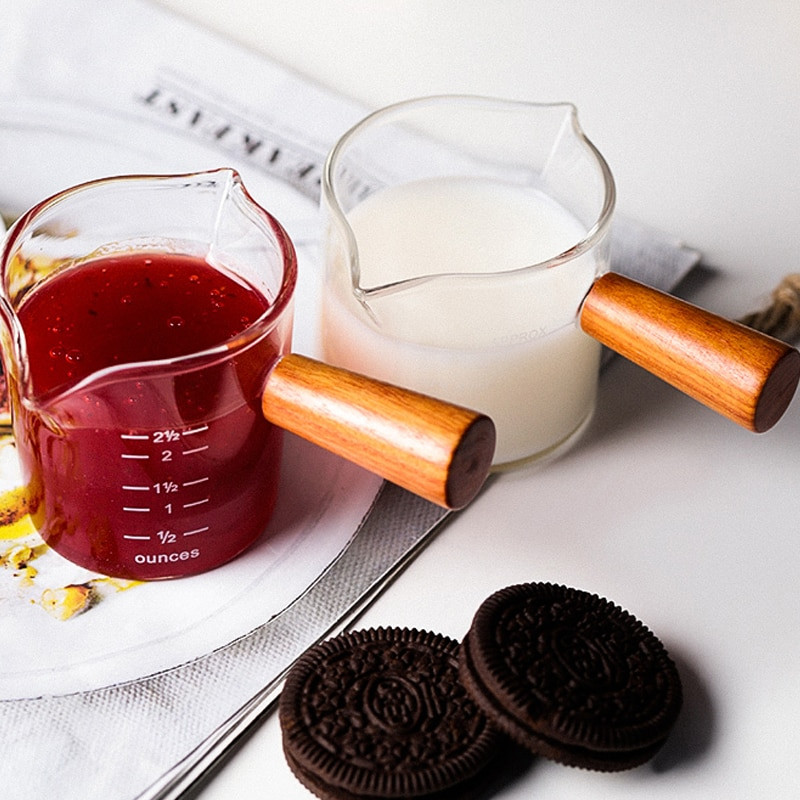 Fa fogantyú, kétszájú tejes csésze átlátszó üveg kávés mérőpohár háztartási konyha vastag zöldség salátatál