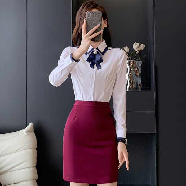 Costum de femeie elegant de cămașă și fustă sau cămașă și pantaloni