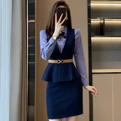 Costum de dama in trei culori