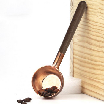 Червена медна практична преносима лъжичка за кафе с гладка повърхност Дървена дръжка Лъжица за печене Точна за дома