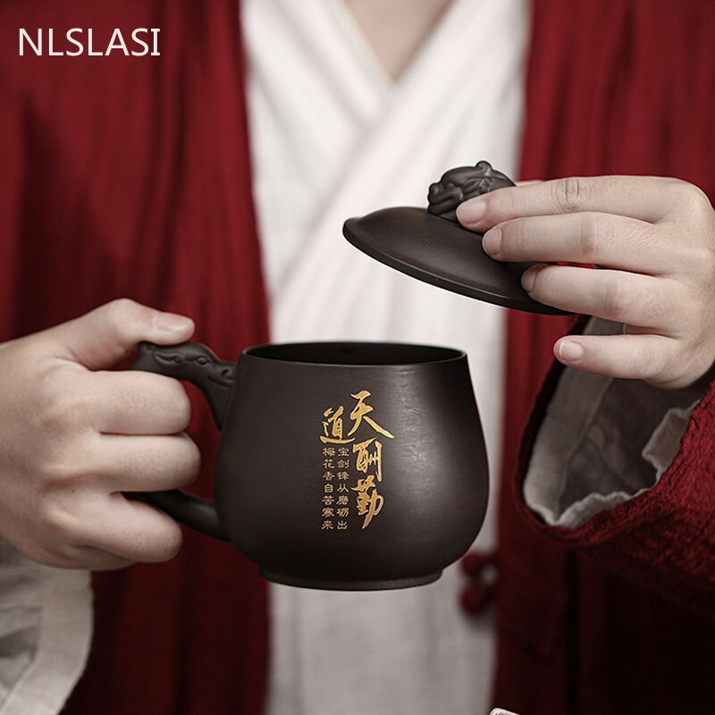 Yixing Ръчно изработена лилава глинена чаша за чай с филтър Отделяне на чай Офис лична чаша за вода Пътуващ комплект за чай Домакински съдове за напитки 350 ml