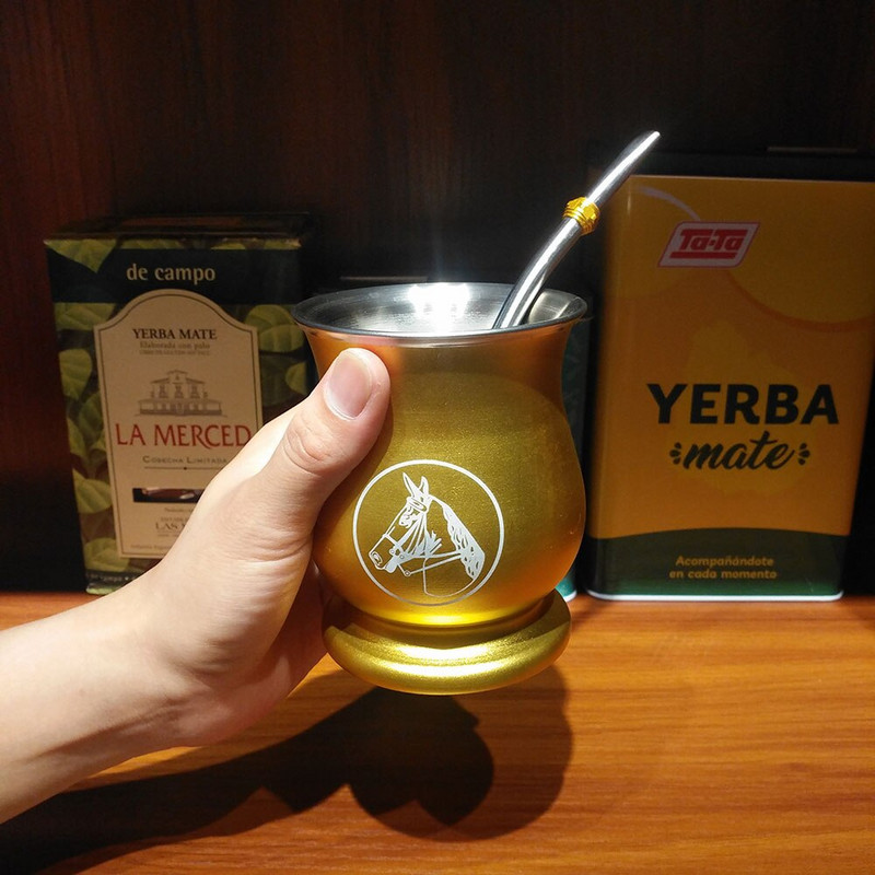 1 бр./партида Комплекти прибори за чай Yerba Mate включват чаша кратуни Неръждаема филтърна сламка Bombilla и функция за наливане Пластмасова кутия за чай Гореща разпродажба