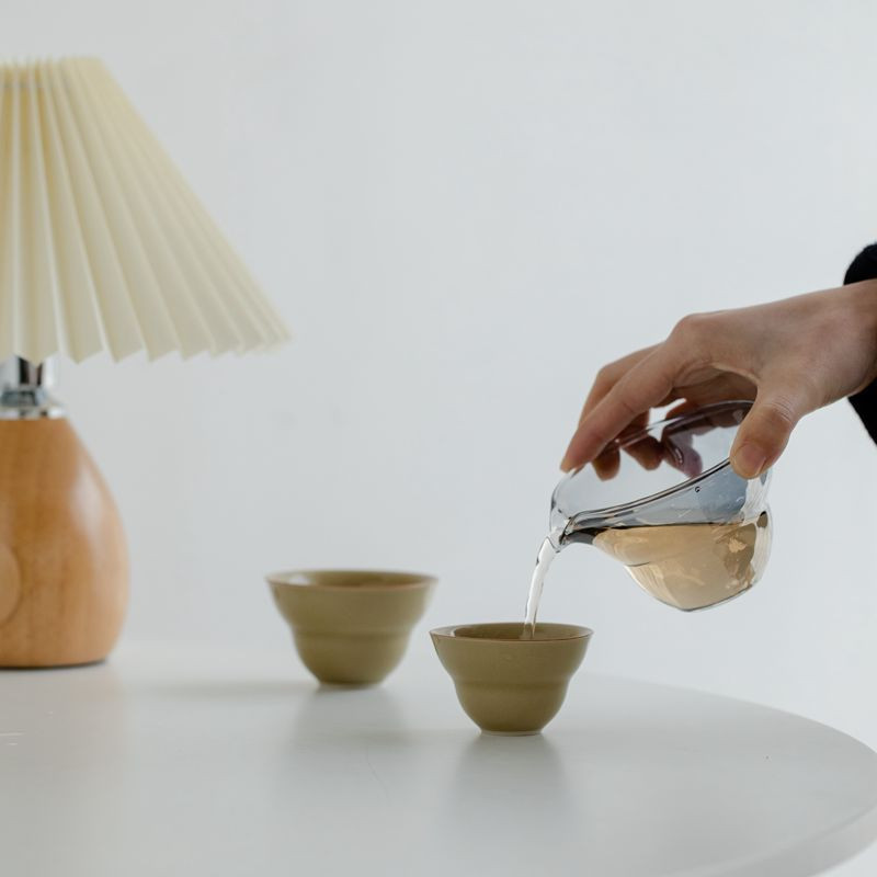 Jingdezhen Ding Ware žltá priehľadná taška cestovná čajová súprava Quick Cup keramická ručne vyrobená retro kung-fu čajová súprava jedna kanvica dve šálky