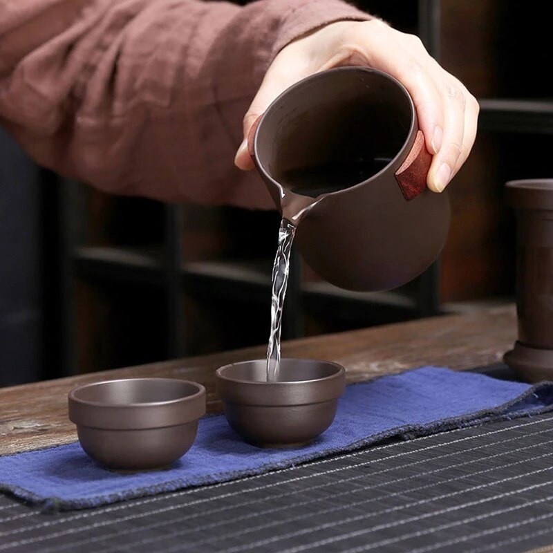 Yixing Purple Sand Tea Set Keramická čínska sada šálok s ochranou proti obareniu Prenosný cestovný čajový riad Kung Fu čajový hrnček 1 kanvica 6 šálok Gaiwan