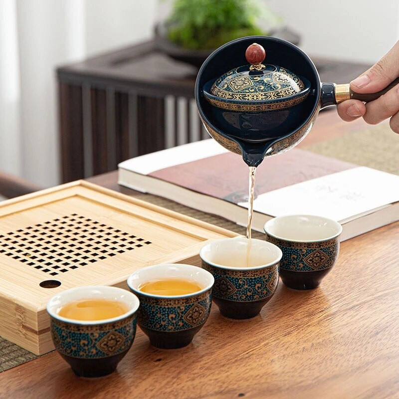 Čínska čajová súprava Teaware, prenosná čajová súprava Gong fu s 360-stupňovým otočným čajníkom a prenosným lúhovačom, všetko v darčekovej taške