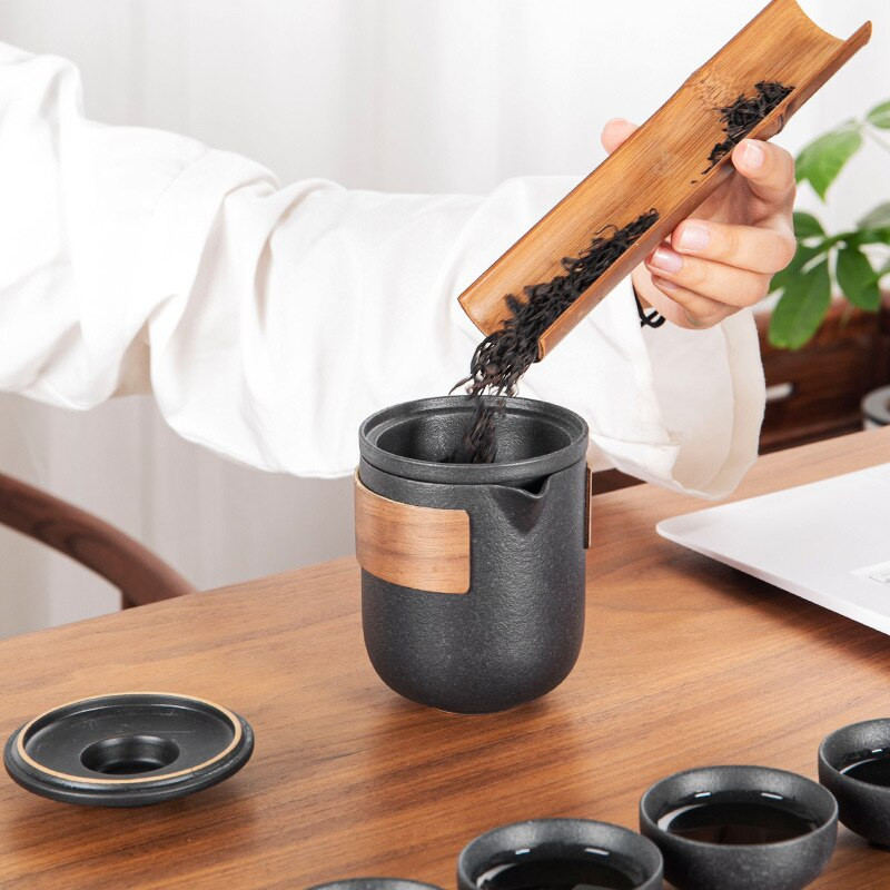 Keramická porcelánová čajová súprava Kung Fu, čajová kanvica a sada šálok, cestovná čajová súprava, prenosná, jedna kanvica a štyri šálky, kreatívny darček