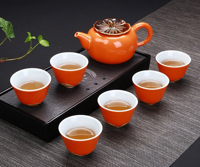 Kreatívny čajový riad Persimmon Model Kung Fu keramická čajová súprava obsahuje 6 šálok a 1 kanvicu, porcelán s červenou glazúrou, vynikajúci čajový riad v šálke.