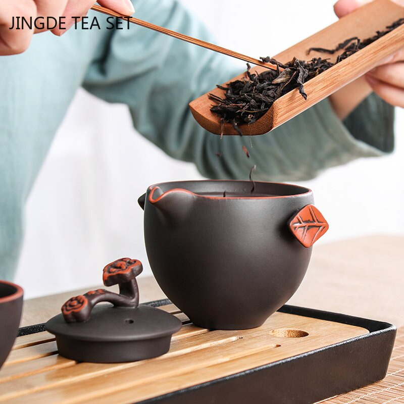 Yixing Purple Smėlio arbatos rinkinys Juoda/raudona Zisha Japoniškos arbatos puodelių rinkinys Nešiojamas kelioninis arbatos puodelis 1 puodas 2 puodeliai Gaiwan arbatinukas