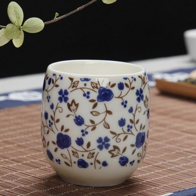 4 ks/sada modrobielych porcelánových čajových šálok 130 ml s klasickým kvetinovým vzorom, kuchynský riad na pitie