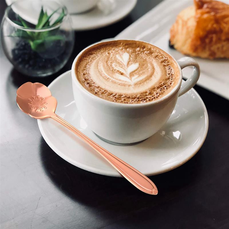 16 ks nerezových súprav riadu so zlatým kvetinovým vzorom, lyžička na ovocný dezert a zmrzlinu, miešacia lyžička na espresso a kávové lyžičky