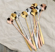 Kiváló minőségű rozsdamentes acél hosszú nyelű virág kávéskanál fagylalt desszert teáskanál konyhai kiegészítőkhöz