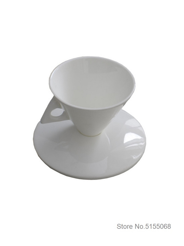 INS Light Luxury Bone China kūgio tipo ESPRESSO SHOT puodelis Keraminės piramidės mažas juodas kavos puodelis ir lėkštės rinkiniai Demitasse arbatos puodelis