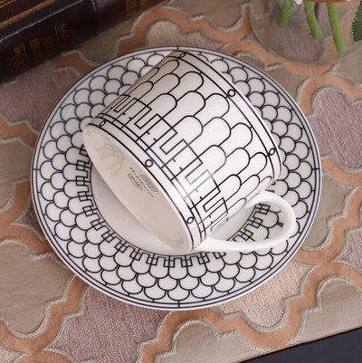 Klasične europske porcela Šalice i tanjurići za kavu Posuđe Tanjuri za kavu Posuđe Poslijepodnevni čaj Kućna kuhinja