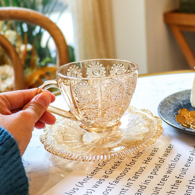 Nordic Vintage Relief Virágmintás Kávés Bögrék Luxus Vízi Kávézó Tea Tejes Csésze Sűrített Kávés Üveg Csészealj öltöny szett
