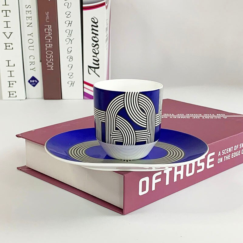 Комплект сервизи Creative Rainbow Runway Комплект чинии от костен порцелан и чаши за кафе Следобеден висок клас Подарък за дома