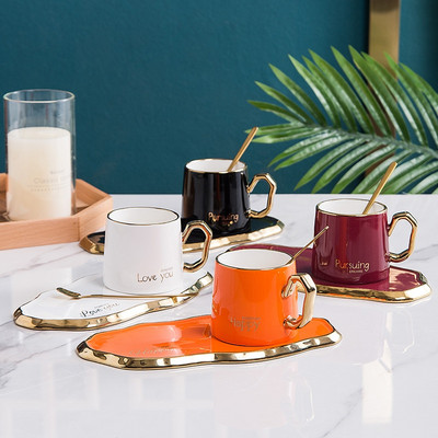 Luxus arany keretű kerámia kávéscsésze és csészealj kanál délutáni teáscsésze desszerttányérral Reggeli tejlé bögre porcelán
