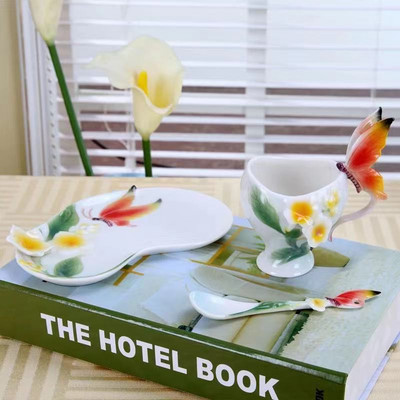 Magpies Plum Blossom Smalt Color ceașcă de cafea cu farfurie și lingură Cești de ceai creative europene Set de căni de ceai