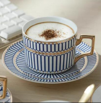 250 ml Engleski vintage uzorak Keramička šalica za kavu Set tanjurića Luksuzne europske porculanske šalice za čaj Domaći popodnevni čaj Šalica s cvijetom