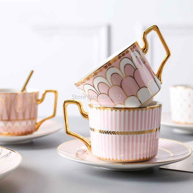 250 ml Engleski vintage uzorak Keramička šalica za kavu Set tanjurića Luksuzne europske porculanske šalice za čaj Domaći popodnevni čaj Šalica s cvijetom