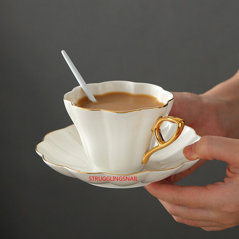 Keramická elegantná kvetinová sada kostného porcelánu na kávu s podšálkou, biela porcelánová šálka na čaj, domáca kaviareň, šálka na espresso
