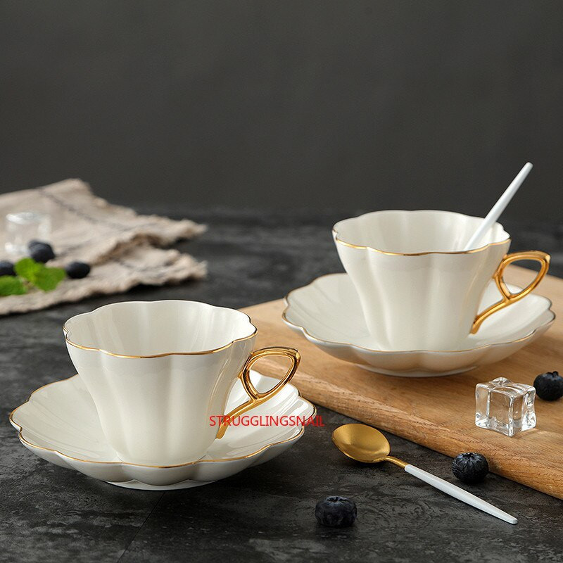 Keramická elegantná kvetinová sada kostného porcelánu na kávu s podšálkou, biela porcelánová šálka na čaj, domáca kaviareň, šálka na espresso