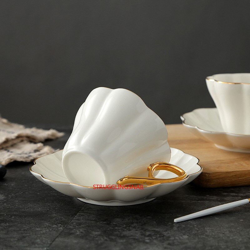 Keramická elegantná kvetinová sada kostného porcelánu na kávu s podšálkou, biela porcelánová šálka na čaj, domáca kaviareň, šálka na espresso