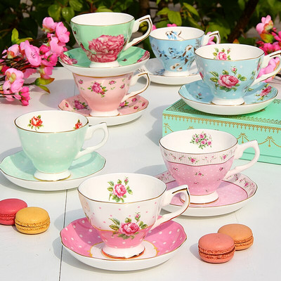 Британски костен порцелан Комплект чаши за кафе и чинийки Модни порцеланови керамични цветя Чаши за чай Домакински офис Кафене Подарък за чай